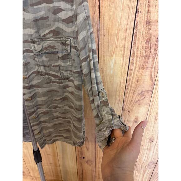 American Eagle Camo Chambray Button Down Shirt Women's Size S - Picture 3 of 6